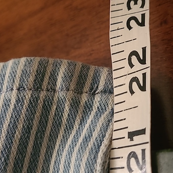 Railroad stripe Capri pants - Picture 6 of 6